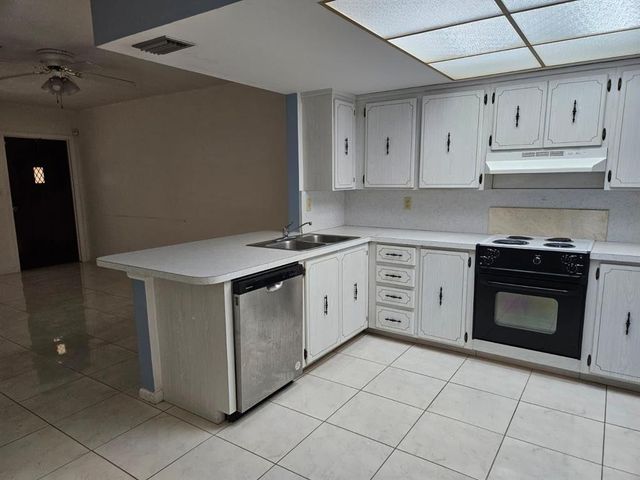 7904 NW 70TH Court 1-2, Tamarac, FL 33321