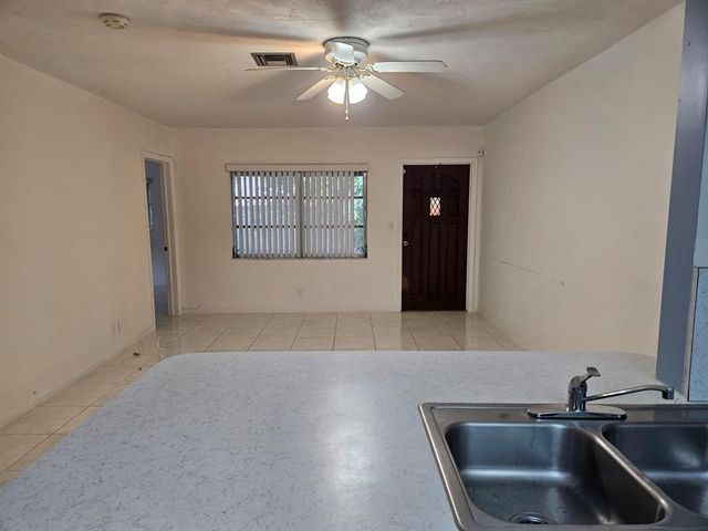 7904 NW 70TH Court 1-2, Tamarac, FL 33321