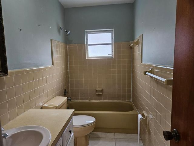 7904 NW 70TH Court 1-2, Tamarac, FL 33321