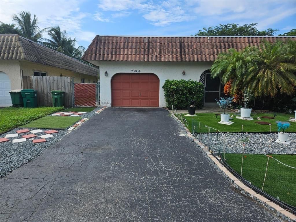 7904 NW 70TH Court 1-2, Tamarac, FL 33321