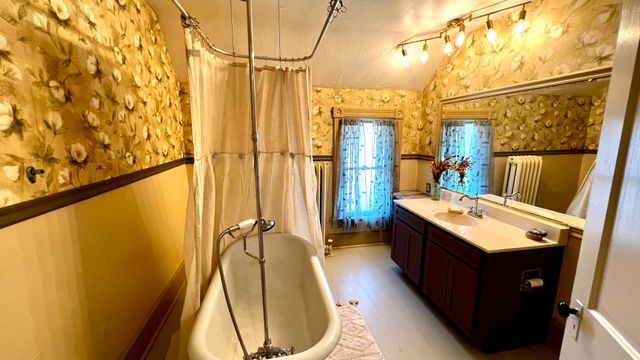 406 S Genesee Street, Morrison, IL 61270