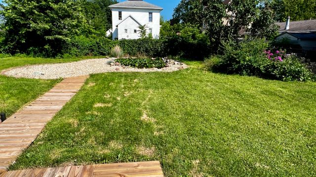 406 S Genesee Street, Morrison, IL 61270