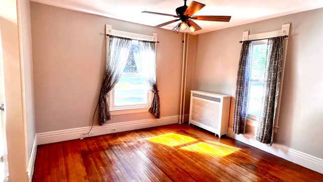 406 S Genesee Street, Morrison, IL 61270