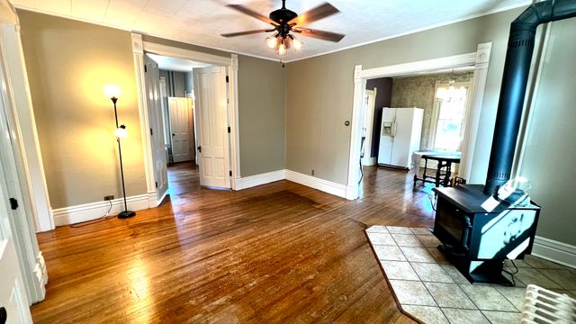 406 S Genesee Street, Morrison, IL 61270