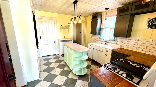 406 S Genesee Street, Morrison, IL 61270