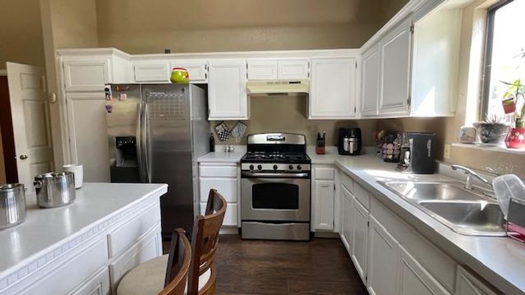 Image 3 of property listing at 1728 Saltbrush Avenue, Coalinga, CA 93210