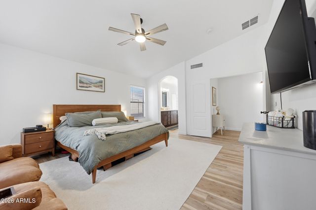 10414 W DALEY Lane, Peoria, AZ 85383