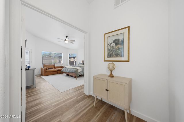 10414 W DALEY Lane, Peoria, AZ 85383