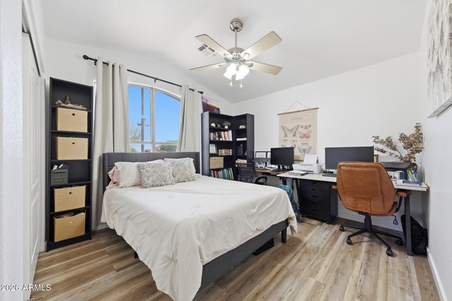 10414 W DALEY Lane, Peoria, AZ 85383