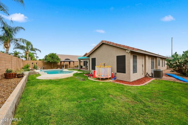 10414 W DALEY Lane, Peoria, AZ 85383
