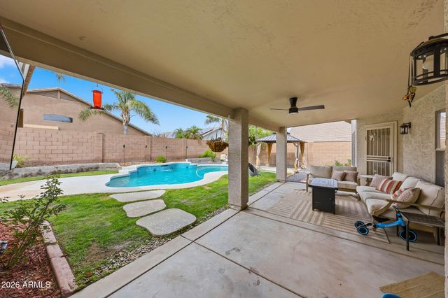 10414 W DALEY Lane, Peoria, AZ 85383
