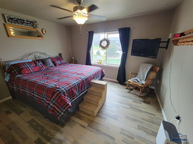 1252 JUNEAU DR, Box Elder, SD 57719
