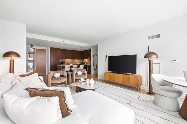 580 Washington St 1207, Boston, MA 02111