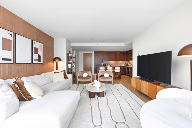 580 Washington St 1207, Boston, MA 02111