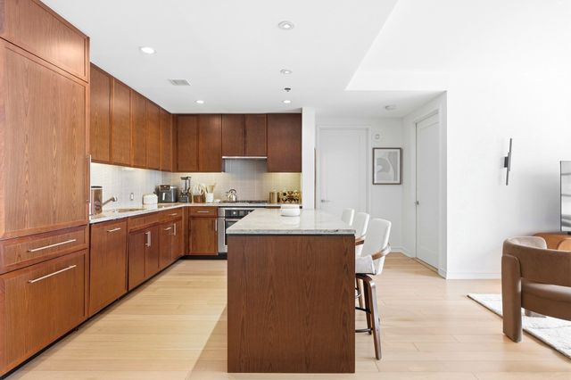 580 Washington St 1207, Boston, MA 02111