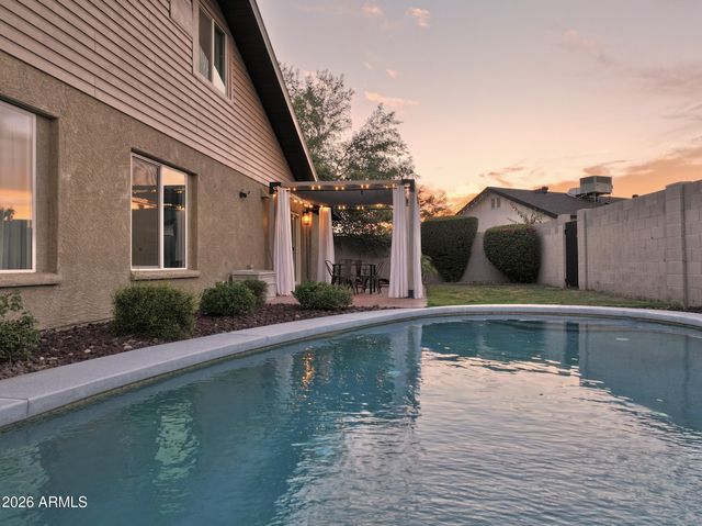 2644 E SYLVIA Street, Phoenix, AZ 85032