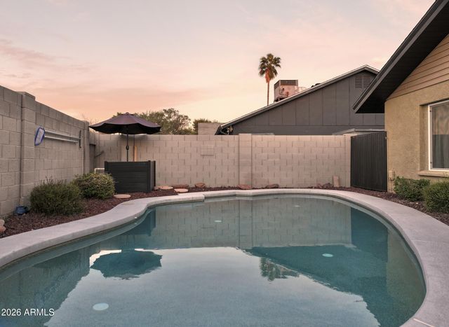 2644 E SYLVIA Street, Phoenix, AZ 85032