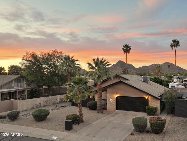 2644 E SYLVIA Street, Phoenix, AZ 85032