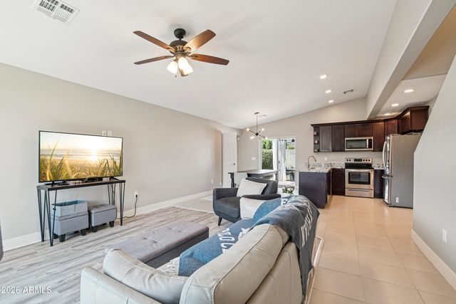 2644 E SYLVIA Street, Phoenix, AZ 85032