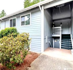 2949 Mile Hill Drive SE #C7, Port Orchard, WA 98366