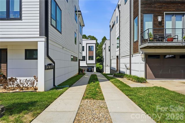 1004 Westbrook Drive B, Charlotte, NC 28202