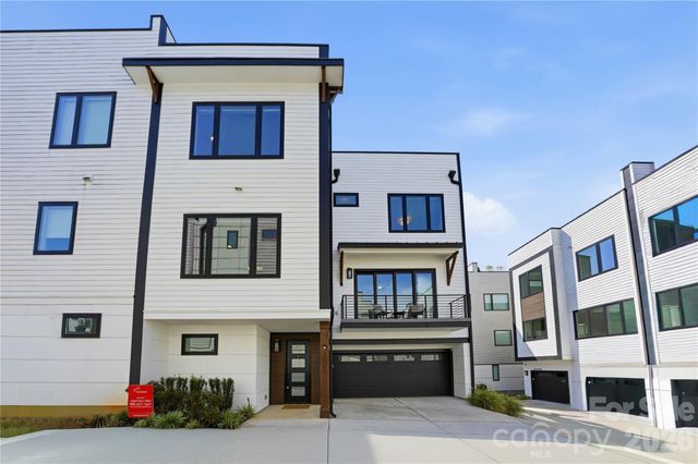 1004 Westbrook Drive B, Charlotte, NC 28202