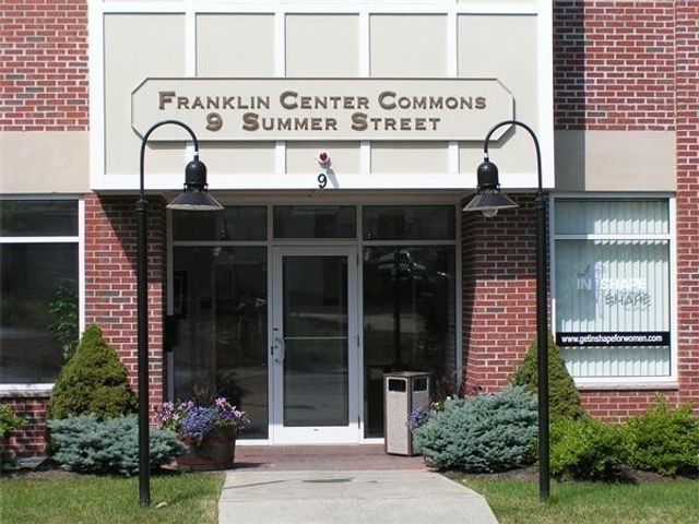 9 Summer St, Franklin, MA 02038