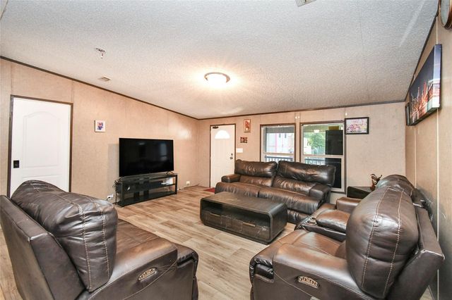 93 Road 5101, Cleveland, TX 77327