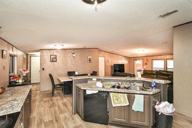 93 Road 5101, Cleveland, TX 77327