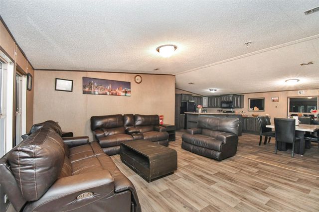 93 Road 5101, Cleveland, TX 77327