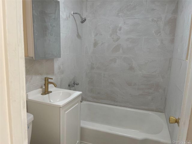 214-11B Hillside Avenue 2nd Fl, Queens Village, NY 11427