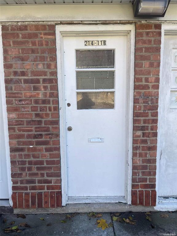 214-11B Hillside Avenue 2nd Fl, Queens Village, NY 11427