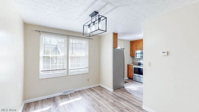 4625 Cox Drive B, Stow, OH 44224