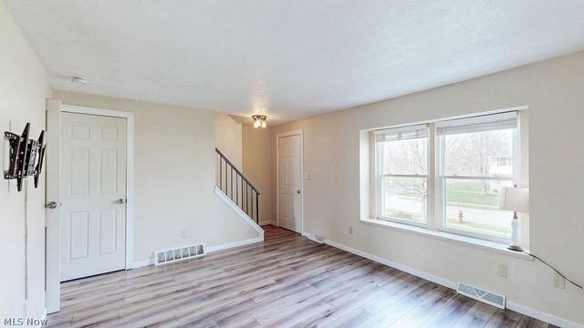 4625 Cox Drive B, Stow, OH 44224