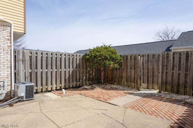 4625 Cox Drive B, Stow, OH 44224