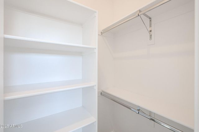 1672 W LAVITT Lane, Phoenix, AZ 85086