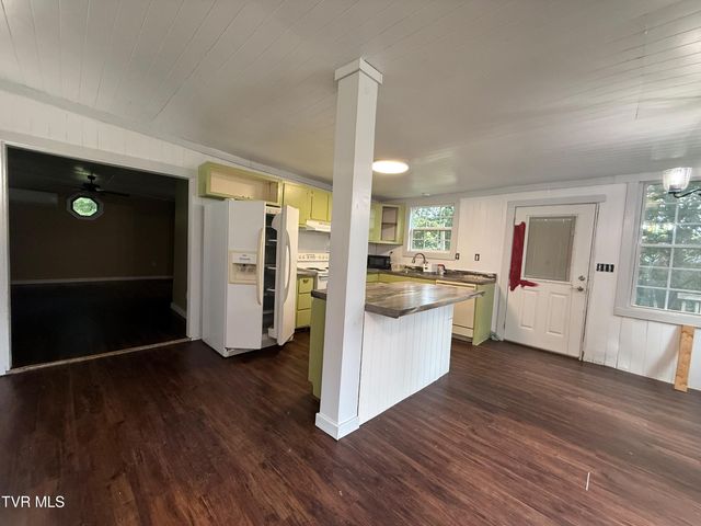 128 Blue Friday Road, Johnson City, TN 37615