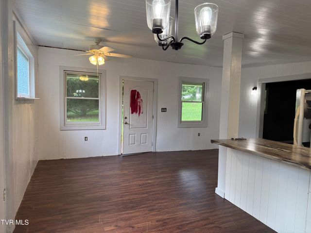 128 Blue Friday Road, Johnson City, TN 37615