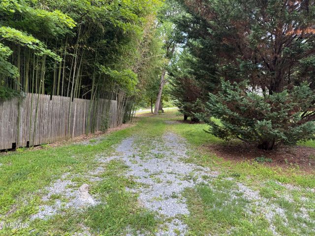 128 Blue Friday Road, Johnson City, TN 37615