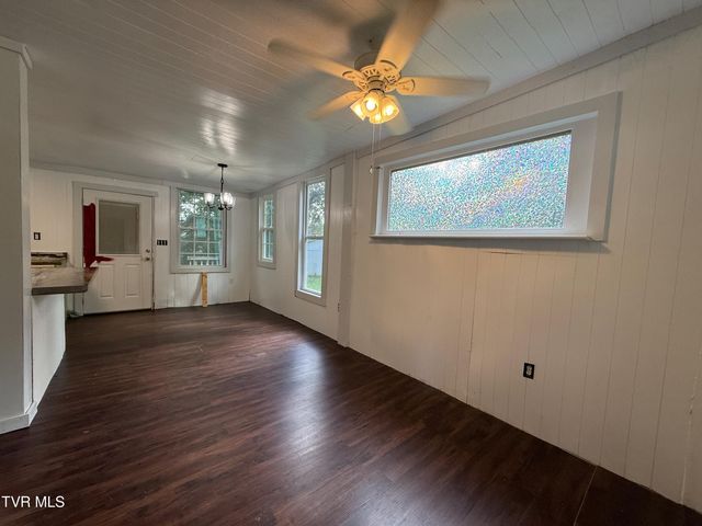 128 Blue Friday Road, Johnson City, TN 37615