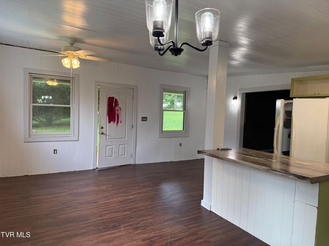 128 Blue Friday Road, Johnson City, TN 37615