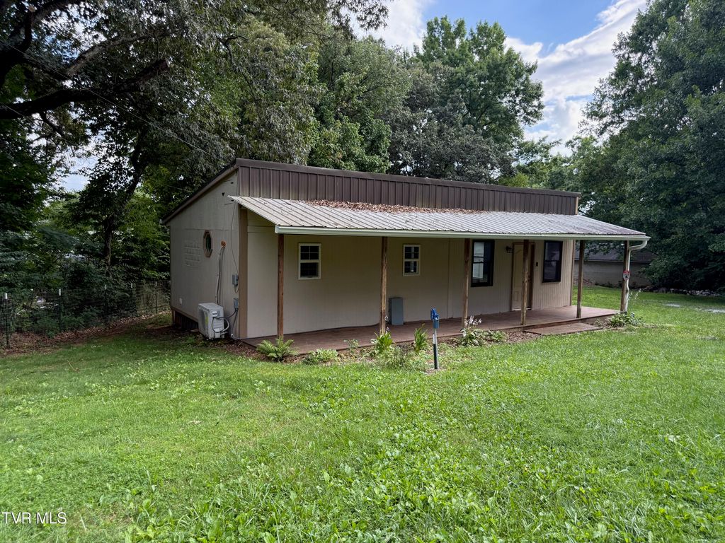 128 Blue Friday Road, Johnson City, TN 37615