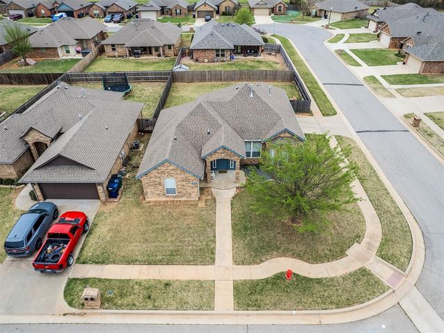 10736 SW 35th Street, Yukon, OK 73099