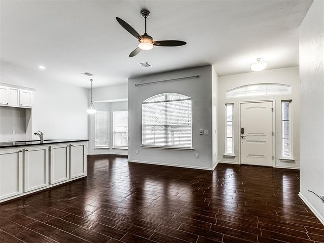 10736 SW 35th Street, Yukon, OK 73099