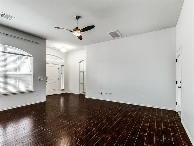 10736 SW 35th Street, Yukon, OK 73099