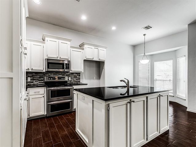 10736 SW 35th Street, Yukon, OK 73099