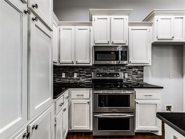 10736 SW 35th Street, Yukon, OK 73099