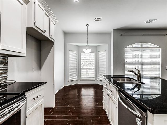 10736 SW 35th Street, Yukon, OK 73099