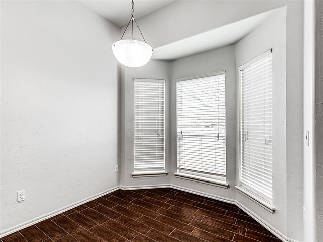 10736 SW 35th Street, Yukon, OK 73099