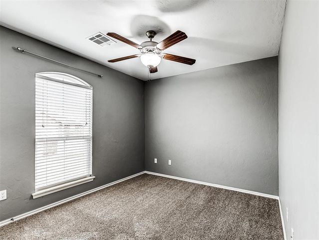 10736 SW 35th Street, Yukon, OK 73099